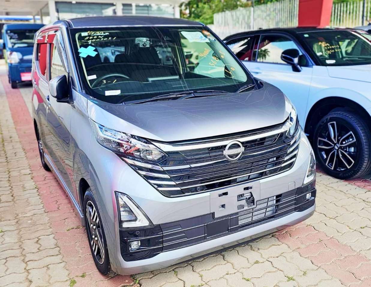 Nissan Dayz Highway Srar X